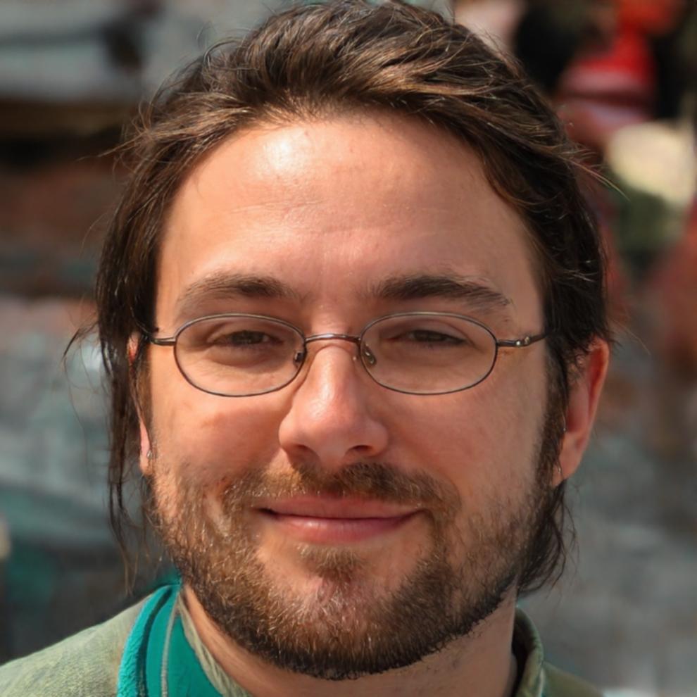 Portrait de Mathieu Desforge, analyste sectoriel senior